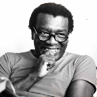 profile_Milton Santos