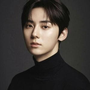 Hwang Minhyun (NU'EST) type de personnalité MBTI image