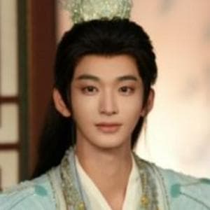 profile_Feng Yi