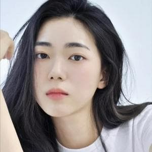 profile_Kim Ji-Woo