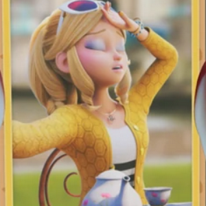 profile_Chloé Bourgeois “Queen Bee“