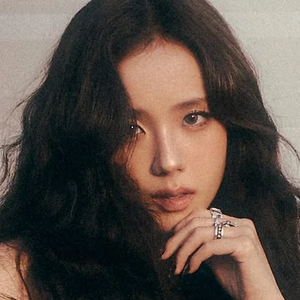 Kim Jisoo (BLACKPINK) MBTI 성격 유형 image