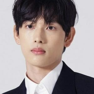 Yim Si-wan (ZE:A) type de personnalité MBTI image