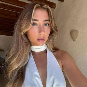 profile_Lily Phillips