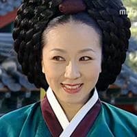 Court Lady Min MBTI 성격 유형 image