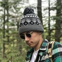 profile_Beanie With a Pom-Pom