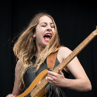 Este Haim mbtiパーソナリティタイプ image