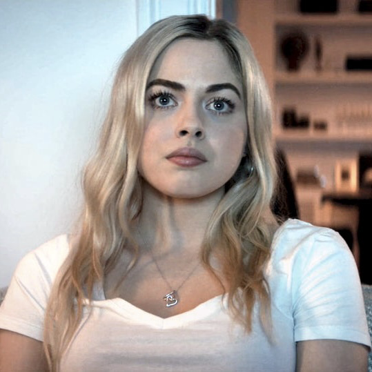 Chloe tipe kepribadian MBTI image