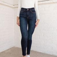 Skinny Jeans tipo di personalità MBTI image