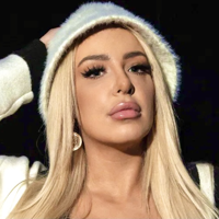 Tana Mongeau type de personnalité MBTI image