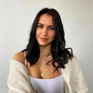 profile_Alex Hook
