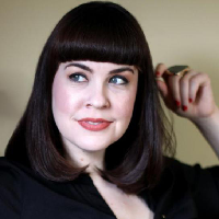 Caitlin Doughty (Ask A Mortician) نوع شخصية MBTI image