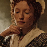 profile_Essie MacGowan