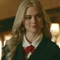 Lizzie Saltzman mbtiパーソナリティタイプ image