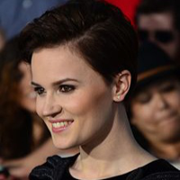 Veronica Roth MBTI性格类型 image