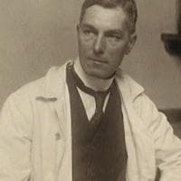 Bernard Spilsbury mbtiパーソナリティタイプ image
