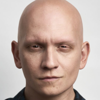 Anthony Carrigan mbtiパーソナリティタイプ image