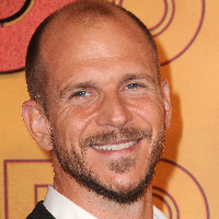 Gustaf Skarsgård тип личности MBTI image