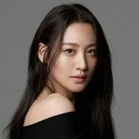 Claudia Kim type de personnalité MBTI image