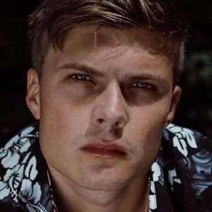 profile_Logan