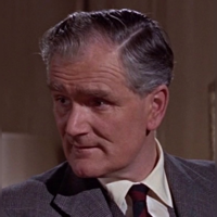 Q / Major Boothroyd (Desmond Llewelyn) tipo de personalidade mbti image