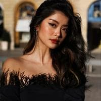 profile_Vivian Lau