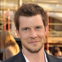 profile_Eric Mabius