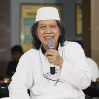 profile_Emha Ainun Nadjib