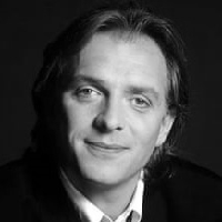 Rik Mayall MBTI性格类型 image