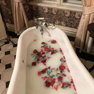 profile_Bath Witch
