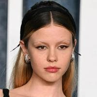 Mia Goth tipo de personalidade mbti image