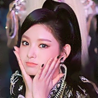 profile_Wang Yiren (EVERGLOW)