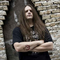 George Fisher (Corpsegrinder) tipo de personalidade mbti image