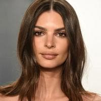 Emily Ratajkowski نوع شخصية MBTI image