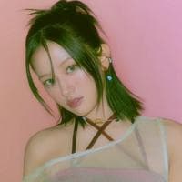 profile_Yujin (IVE)
