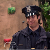 Officer Petey mbti kişilik türü image