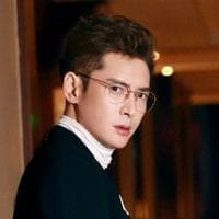 profile_Han Dong