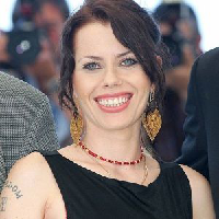 Fairuza Balk MBTI性格类型 image