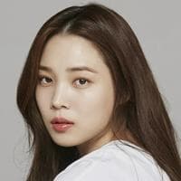 Yoon So-hee tipe kepribadian MBTI image