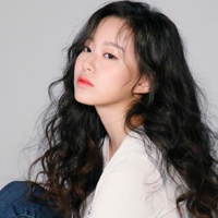 Park Yoo-na MBTI Personality Type image