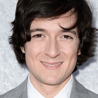 Josh Brener tipe kepribadian MBTI image