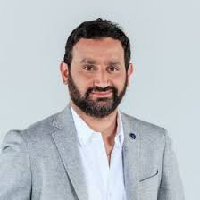 Cyril Hanouna tipo de personalidade mbti image