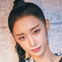 Jieun (Purple Kiss) type de personnalité MBTI image