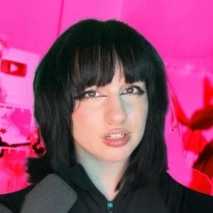 profile_Frankie Fey