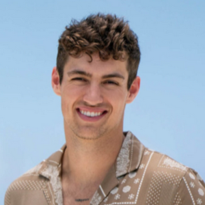 profile_Logan