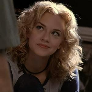 profile_Peyton Sawyer
