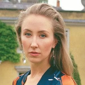 profile_Erin Doherty