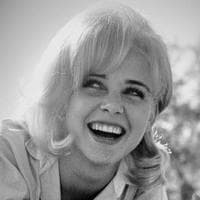 Sue Lyon tipe kepribadian MBTI image