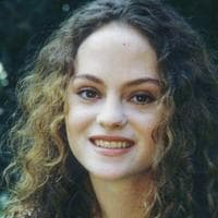 Angela Bettis tipo de personalidade mbti image