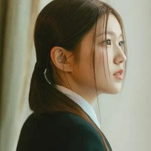 profile_Yoon Jiyoon (IZNA)